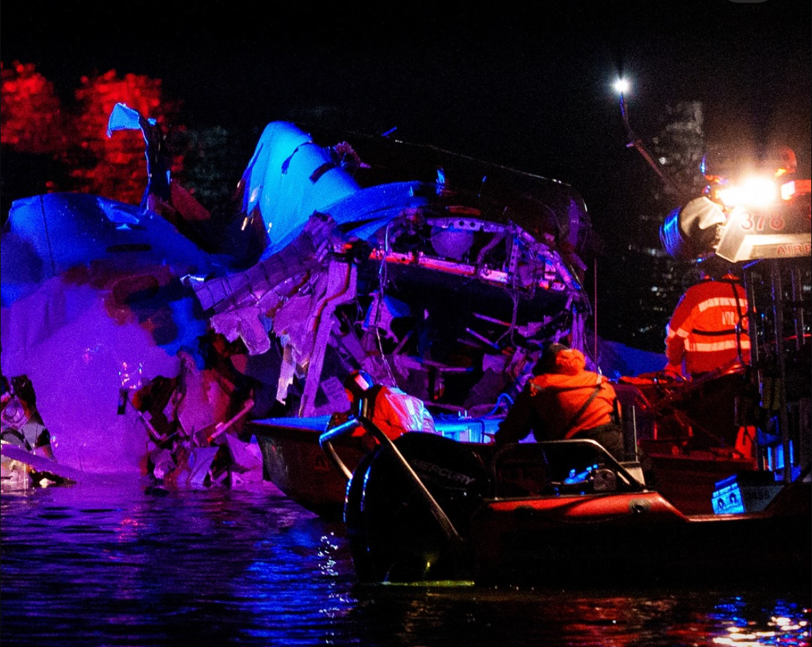 Rescuers search the Potomac River for survivors.